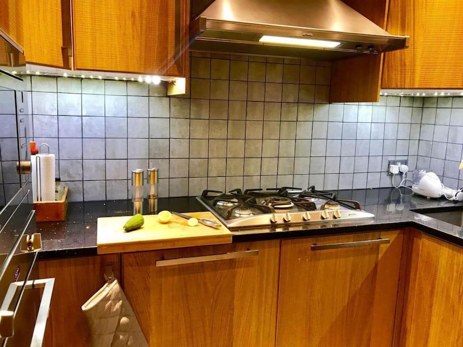 Ferienwohnung Stunning 2 Bed/2Bath Flat In Heart Of Kensington London Exterior foto
